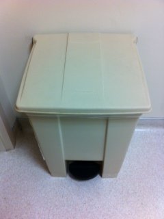 standard waste bin with lid